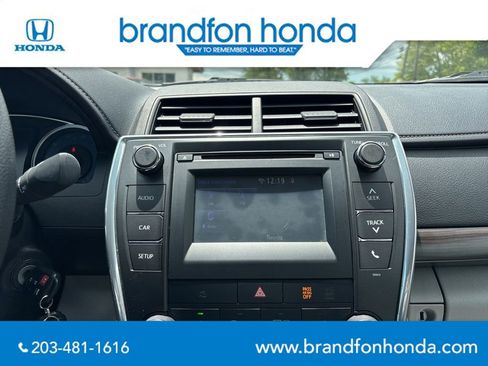 Used 2017 Toyota Camry LE FWD image 19