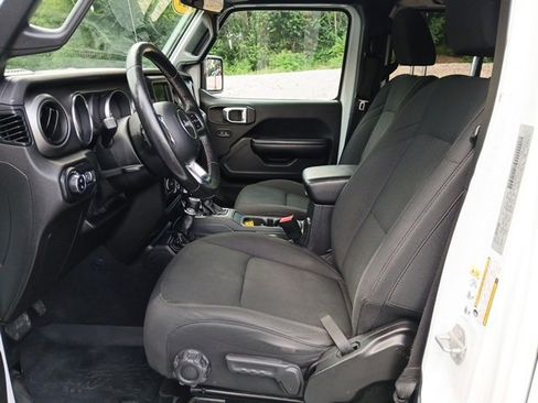 Certified 2020 Jeep Gladiator Sport w/ Quick Order Package 24S image 12