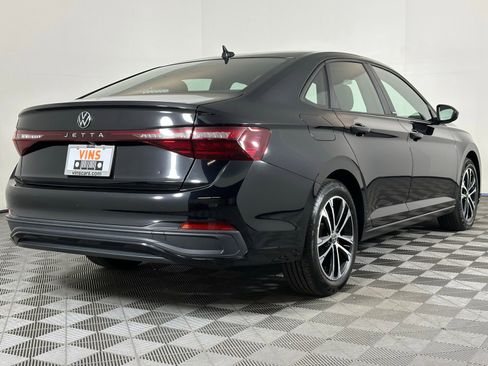 Used 2025 Volkswagen Jetta Sport FWD image 4