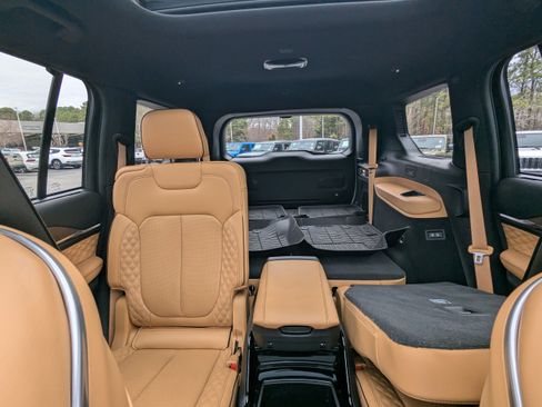 Certified 2023 Jeep Grand Cherokee L Summit w/ Advanced Protech Group IV image 10