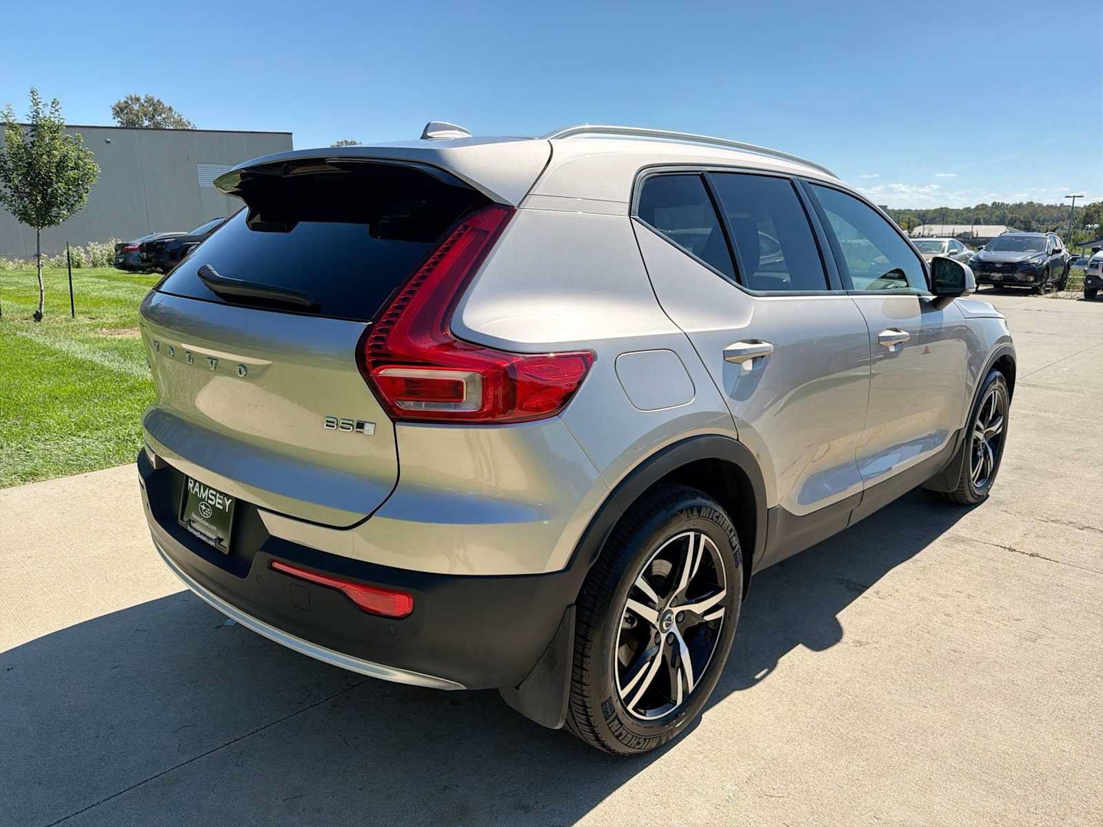 Used 2023 Volvo XC40 B5 Core w/ Convenience Package AWD/4WD image 6