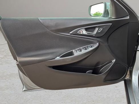 Used 2025 Chevrolet Malibu LT FWD image 17