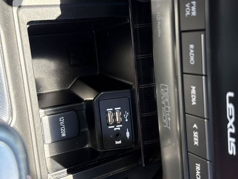 Used 2023 Lexus GX 460 Premium w/ Accessory Package AWD/4WD image 36