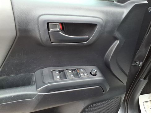 Used 2021 Toyota Tacoma SR image 12