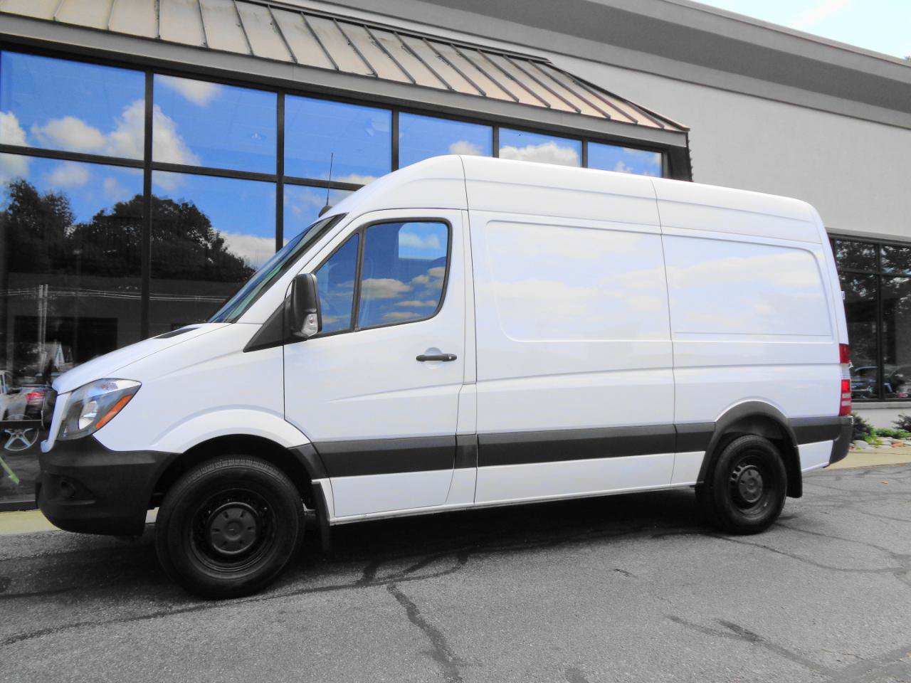 Used 2016 Mercedes-Benz Sprinter 2500 image 1