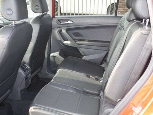 Used 2018 Volkswagen Tiguan SE FWD image 8