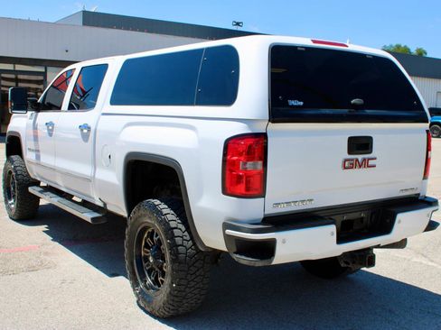 Used 2016 GMC Sierra 2500 Denali w/ Duramax Plus Package AWD/4WD image 4