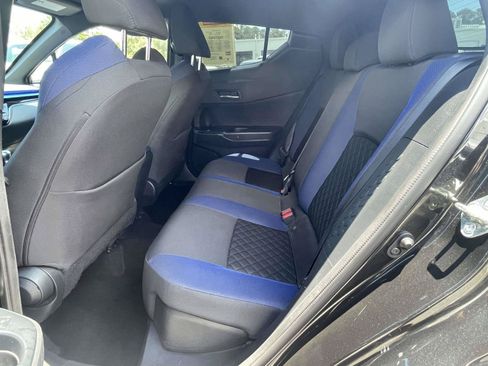 Used 2022 Toyota C-HR XLE FWD image 10