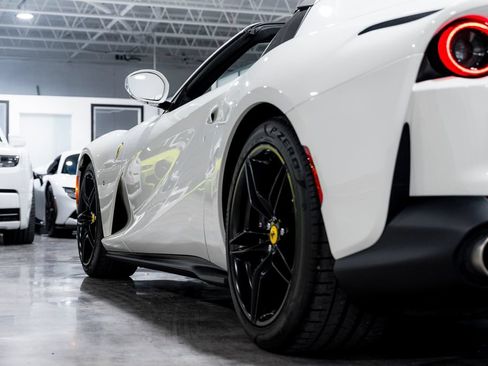 Used 2023 Ferrari 812 GTS RWD image 17