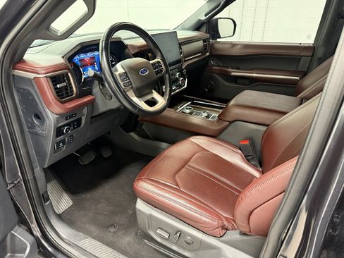 Used 2024 Ford Expedition Max Limited image 11