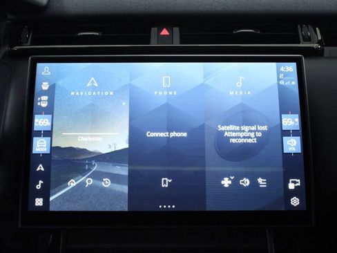 Used 2024 Land Rover Range Rover Velar Dynamic HSE AWD/4WD image 32