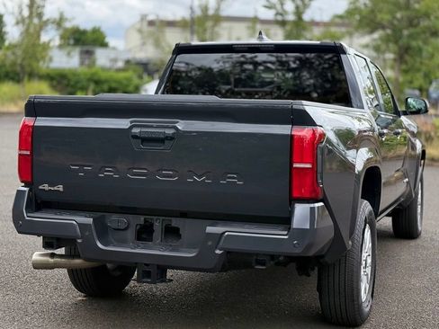 Used 2025 Toyota Tacoma SR5 AWD/4WD image 5
