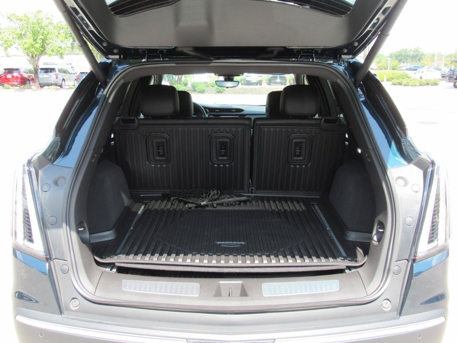 Certified 2026 Cadillac XT5 Sportv w/ LPO, Floor Liner Package AWD/4WD image 40