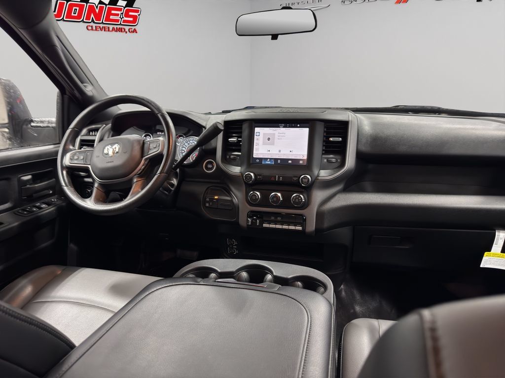 Used 2024 RAM 5500 Tradesman w/ Chrome Appearance Group AWD/4WD image 17