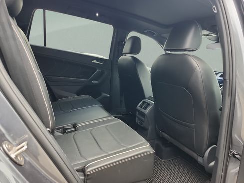 Used 2022 Volkswagen Tiguan SEL R-Line AWD/4WD image 19