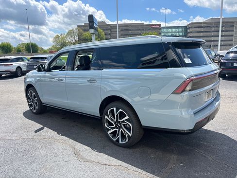 New 2026 Lincoln Navigator L Reserve AWD/4WD image 5