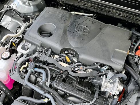 Used 2025 Toyota Camry SE w/ Multimedia Upgrade Package FWD image 31