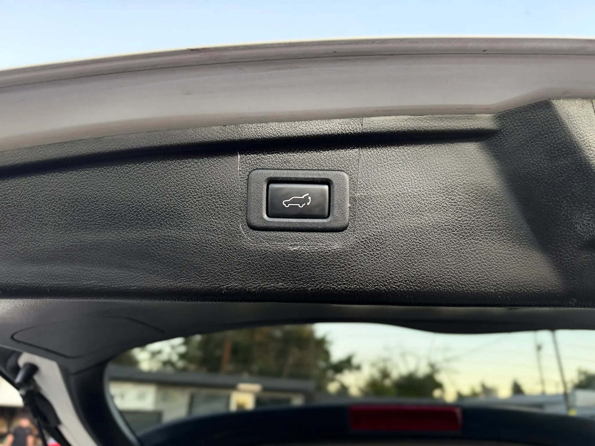 Used 2018 Subaru Outback 3.6R Touring AWD/4WD image 25