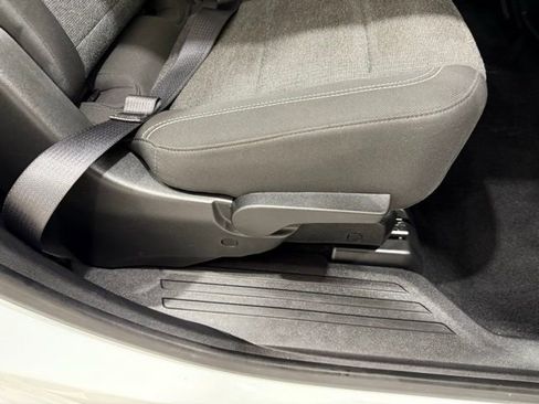 Used 2025 GMC Acadia Elevation image 23