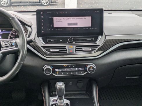 Used 2023 Nissan Altima 2.0 SR image 13