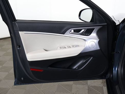 Used 2023 Genesis G70 2.0T w/ Sport Prestige Package image 26