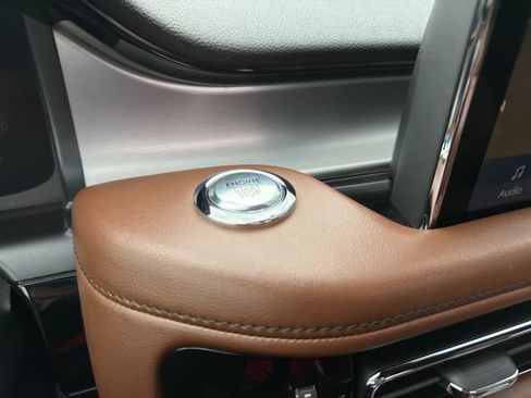 Used 2020 Lincoln Aviator Reserve w/ Equipment Group 202A AWD/4WD image 44