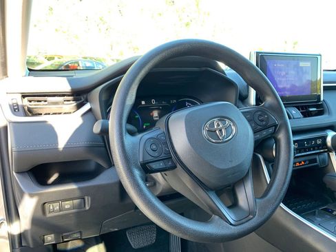 Used 2025 Toyota RAV4 LE image 33