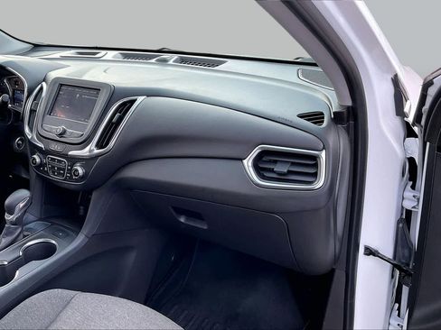 Used 2024 Chevrolet Equinox LT FWD image 18