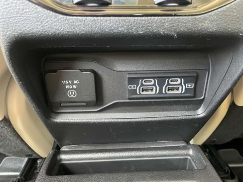 Used 2022 Jeep Grand Cherokee L Limited w/ Luxury Tech Group II AWD/4WD image 11