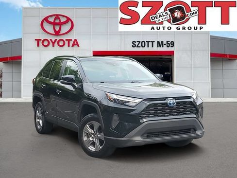 Used 2022 Toyota RAV4 XLE w/ Convenience Package AWD/4WD image 1