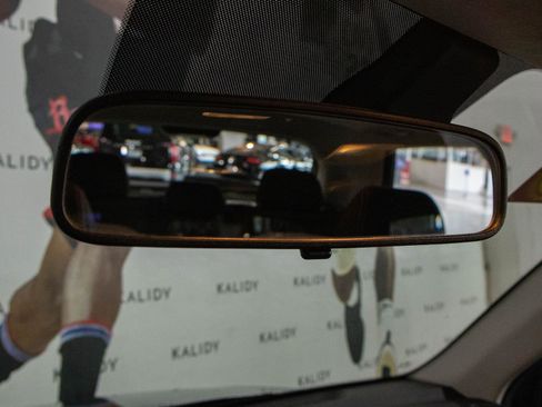 Used 2025 Hyundai Venue SEL image 12