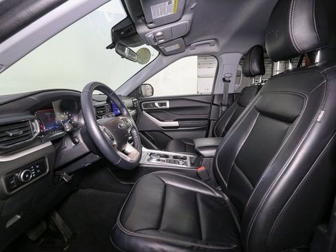 Used 2023 Ford Explorer XLT w/ Equipment Group 202A image 38