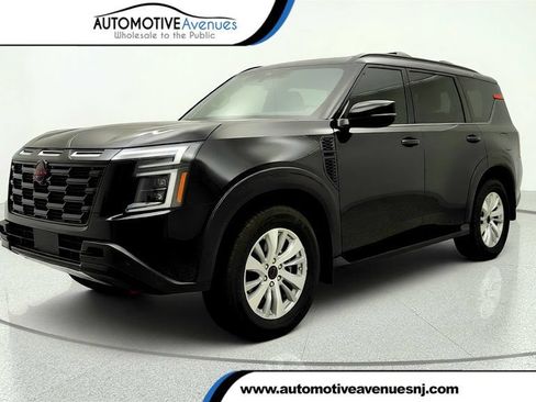 Used 2025 Nissan Armada PRO-4X AWD/4WD image 1