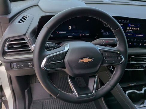 Used 2025 Chevrolet Traverse LT w/ Driver Confidence Package image 16