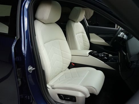 Used 2025 BMW i5 M60 AWD/4WD image 4