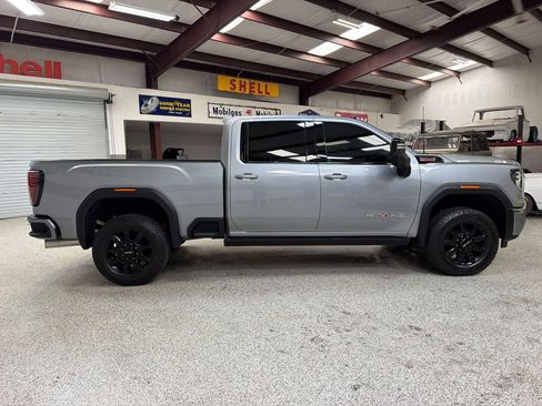 Used 2024 GMC Sierra 3500 AT4 w/ AT4 Premium Plus Package AWD/4WD image 9