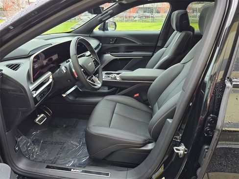 New 2026 Cadillac Lyriq V image 20