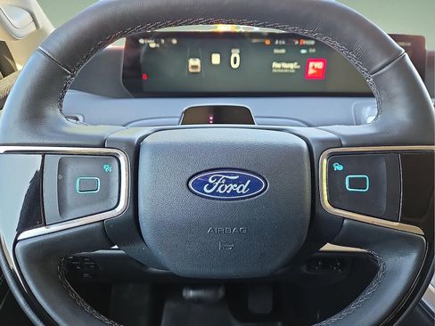 Used 2025 Ford Expedition Platinum AWD/4WD image 24