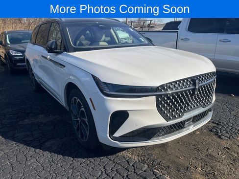 Used 2024 Lincoln Nautilus Reserve w/ Equipment Group 202A image 1