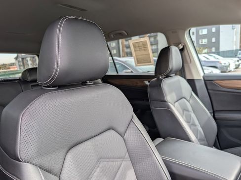 Used 2024 Volkswagen Atlas SE image 20