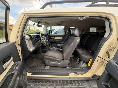 Used 2008 Toyota FJ Cruiser 2WD image 16