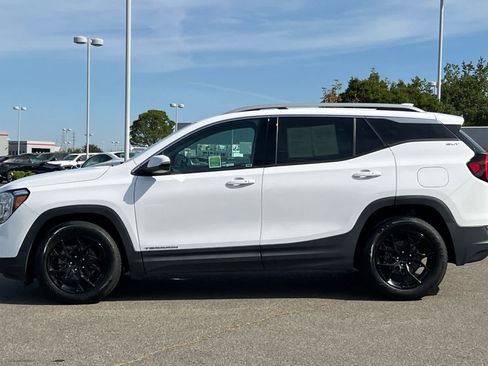 Used 2022 GMC Terrain SLT FWD image 9