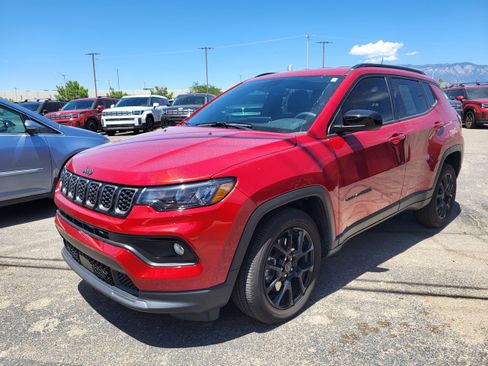 Used 2025 Jeep Compass Latitude w/ Altitude Special Edition AWD/4WD image 22