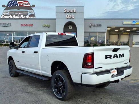 New 2026 RAM 2500 Big Horn AWD/4WD image 4