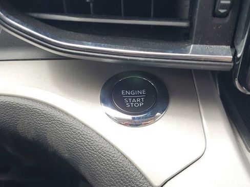 Used 2023 Ford Explorer XLT w/ Equipment Group 202A image 26