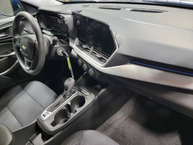 Certified 2024 Chevrolet Trax LS w/ LS Convenience Package FWD image 16