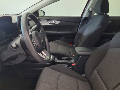 Used 2024 Kia Forte LXS FWD image 17