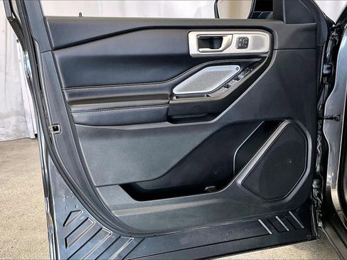 Used 2020 Ford Explorer ST w/ ST Street Pack image 25