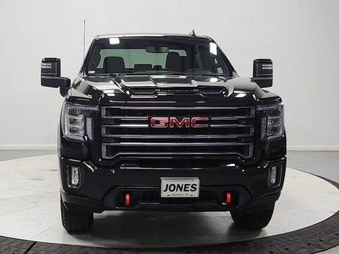 Used 2023 GMC Sierra 2500 AT4 AWD/4WD image 2