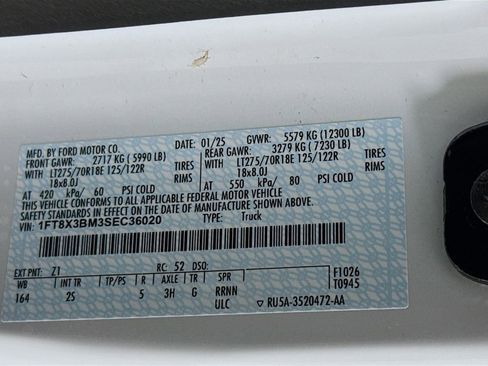 Used 2025 Ford F350 XLT image 27